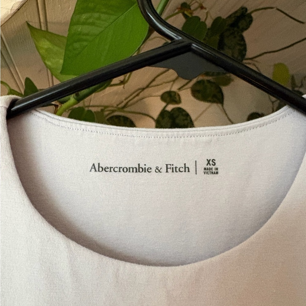Abercrombie & Fitch Classic Lavender Bodysuit - Picture 3 of 3